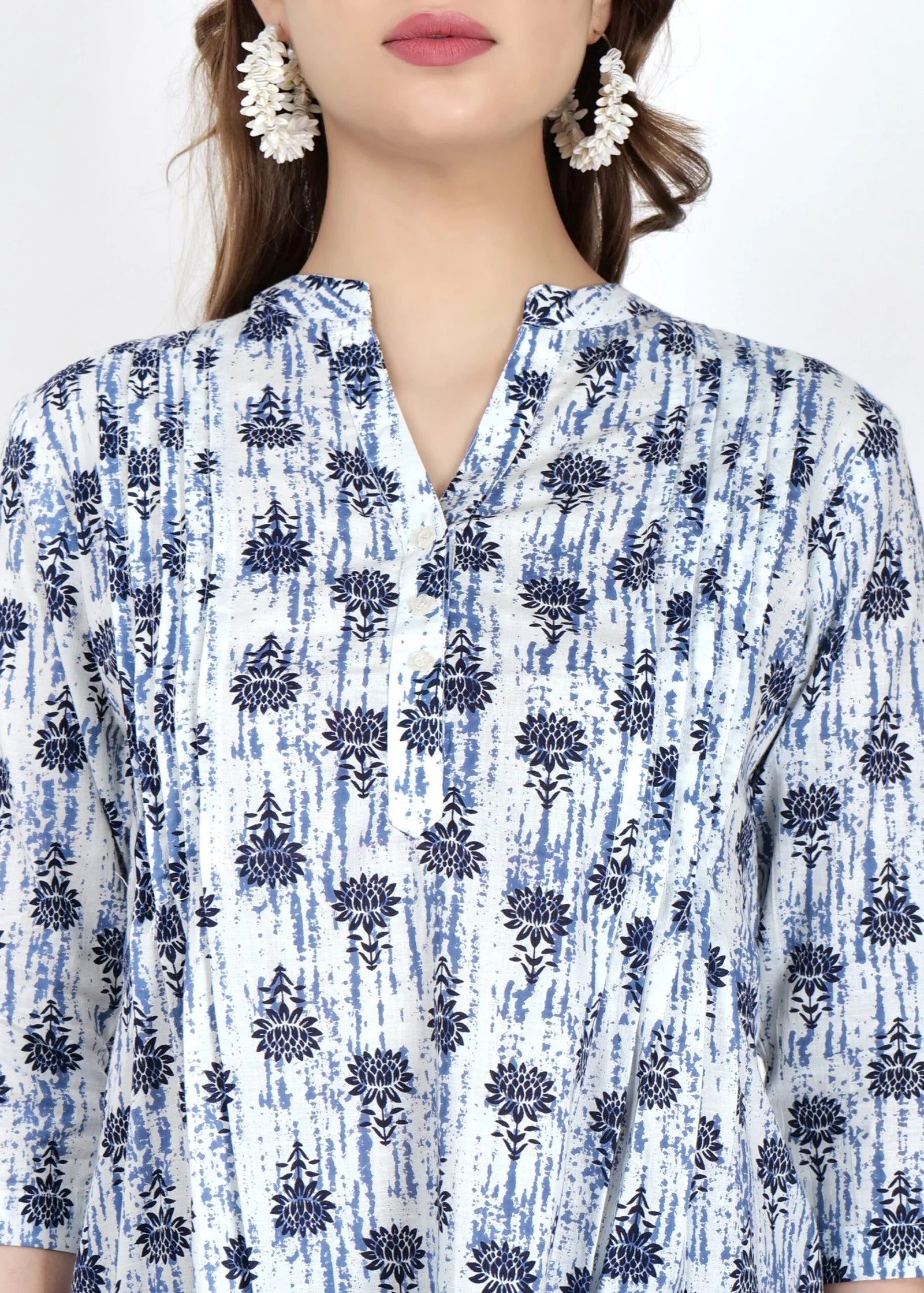 Indigo Lotus Print Short Kurta Neck Pose
