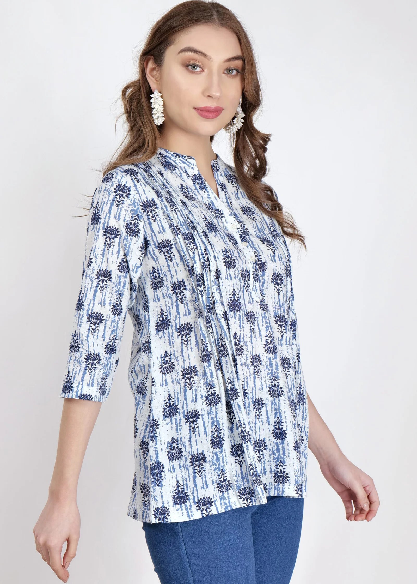 Indigo Lotus Print Short Kurta Side Pose 1