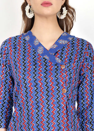 Safari Red Blue Close Neck Pose