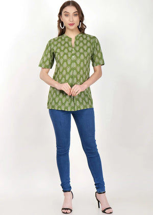 Green Box Style Front Pose