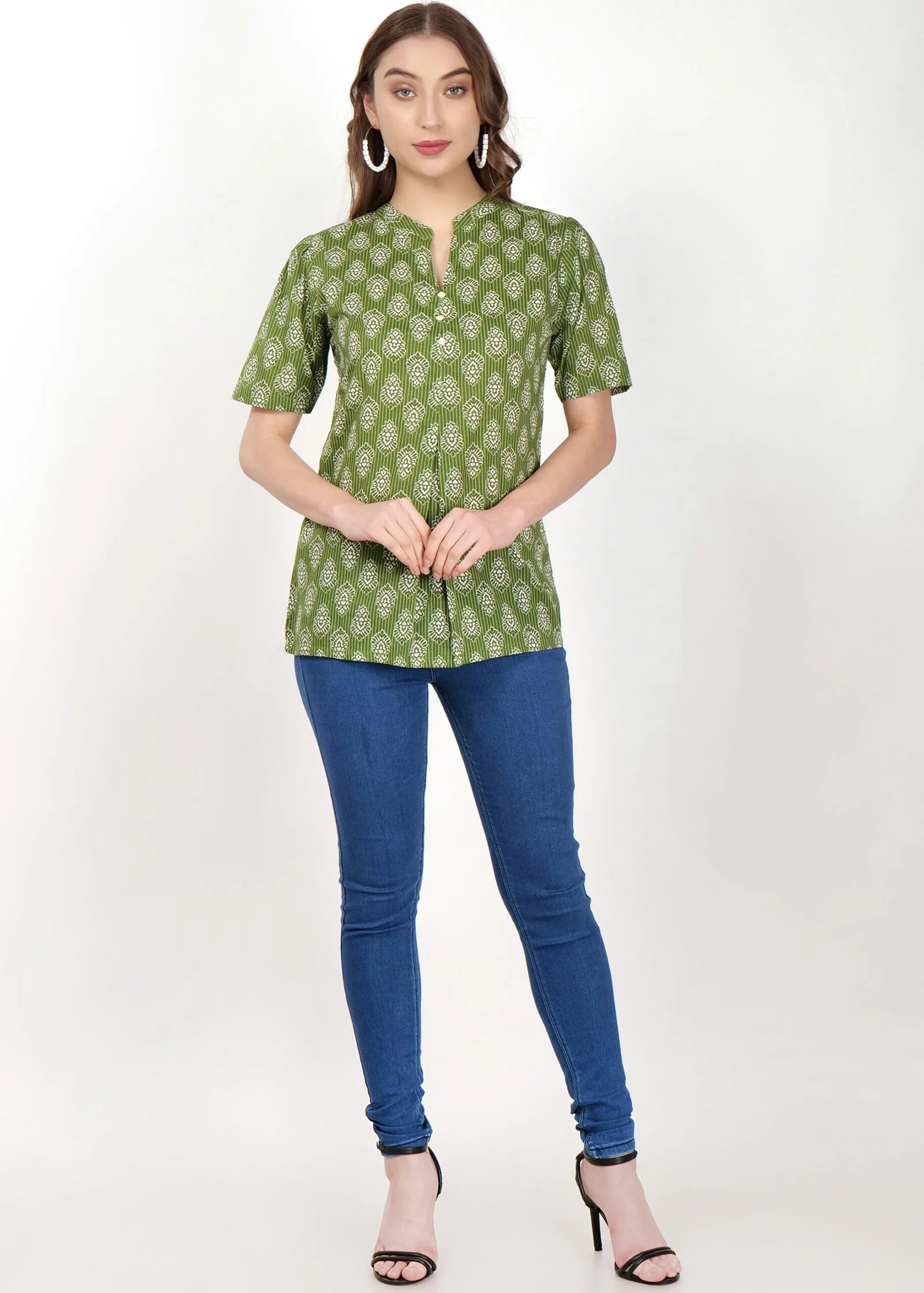 Green Box Style Front Pose