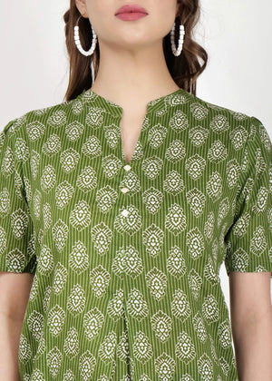 Green Box Style neck style