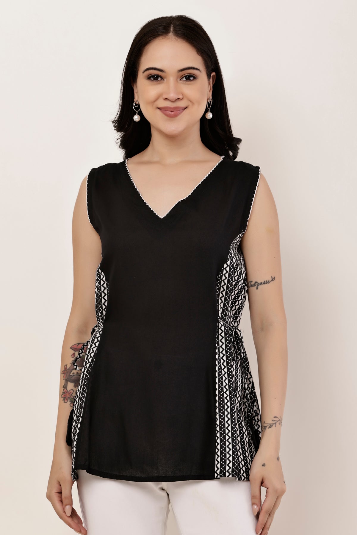 'V neck Cotton Side Tassels Top