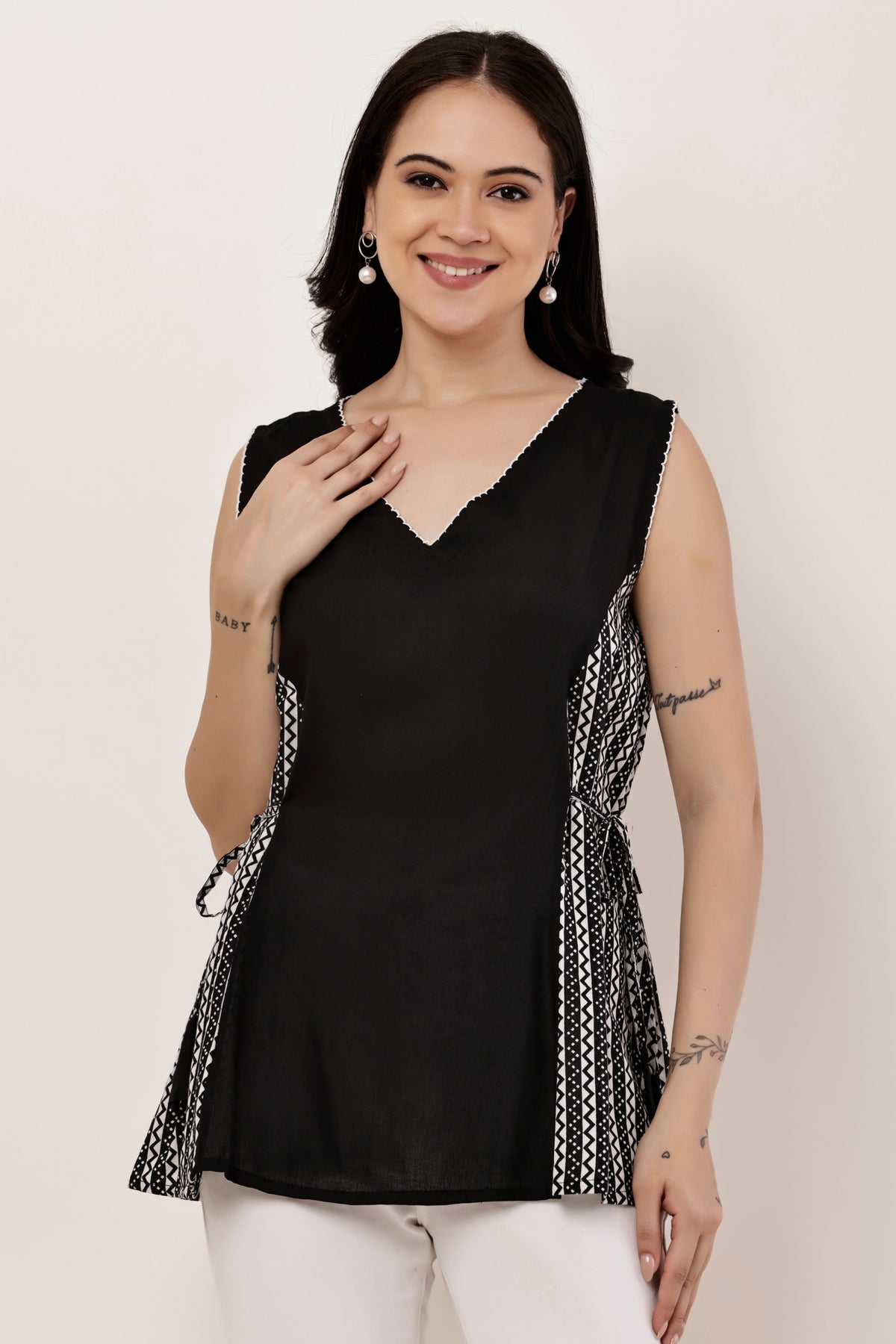 'V neck Cotton Side Tassels Top