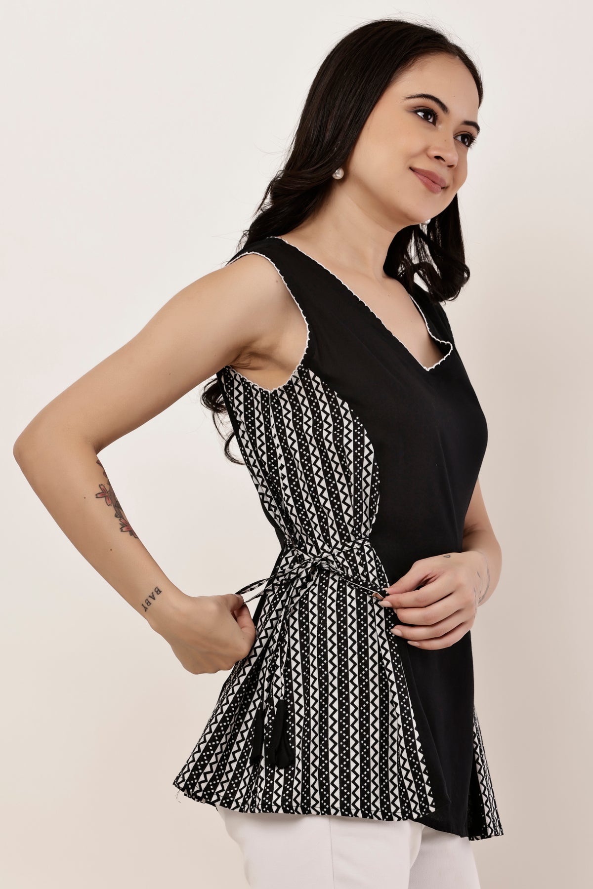 'V neck Cotton Side Tassels Top