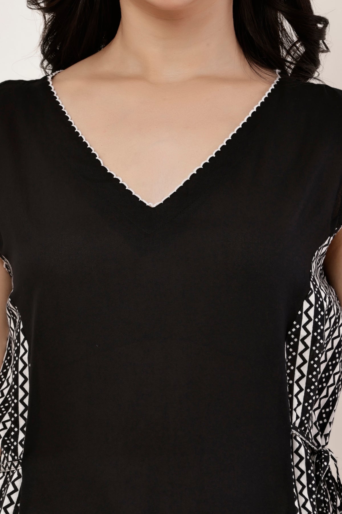 'V neck Cotton Side Tassels Top