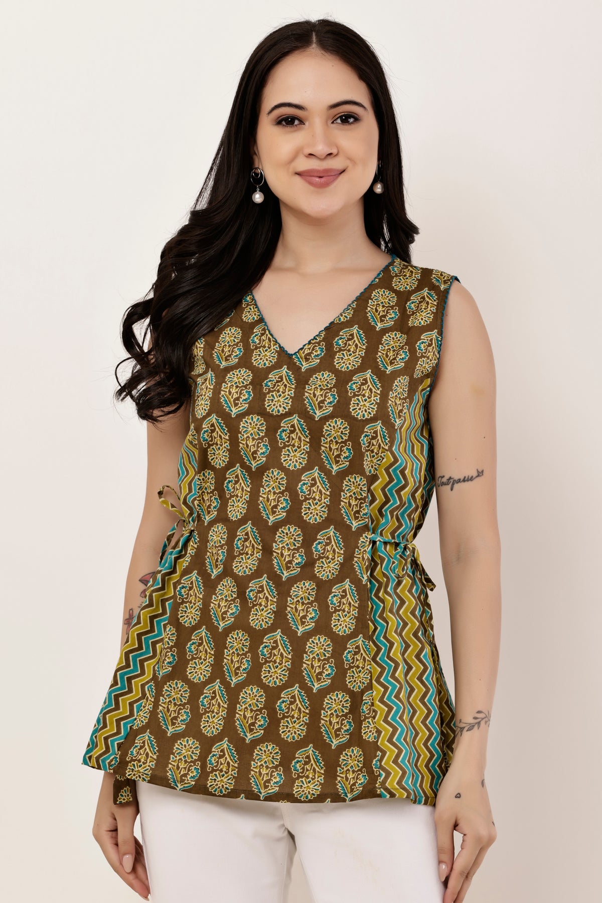'V neck Cotton Side Tassels Top